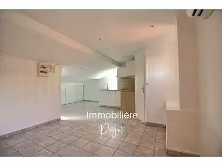 hotel de ville 13002 - studio de 24 m2 climatisé avec balcon