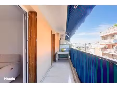 golfe-juan – centre-ville | 3 pièces traversant avec terrasse  balcon et garage