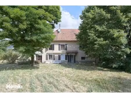maison de caractère de 153 m² avec 2 hectares de terrain – un véritable havre de paix à ch