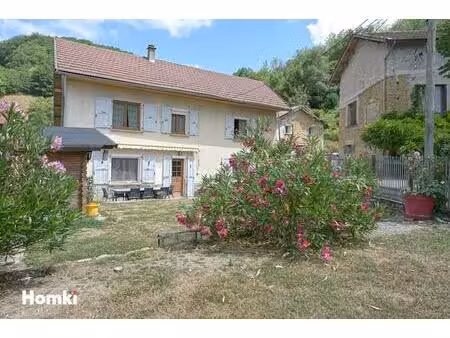 maison avec dépendances et grand terrain – chirens
