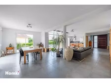 propriété familiale t11 de 306.89 m²