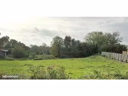 terrain 1 090 m² cambernon