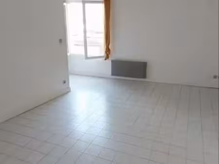 t1 hyper centre 28m2