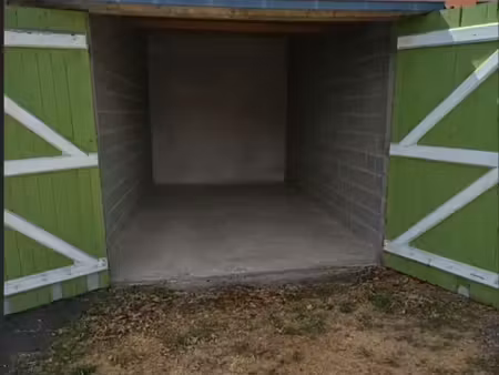 ? garage / box de stockage 18 m² + mezzanine – segré
