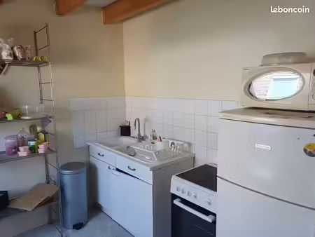 agréable chambre dans une maison