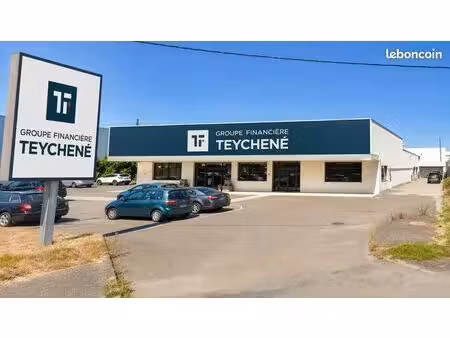 local 1200 m² laval
