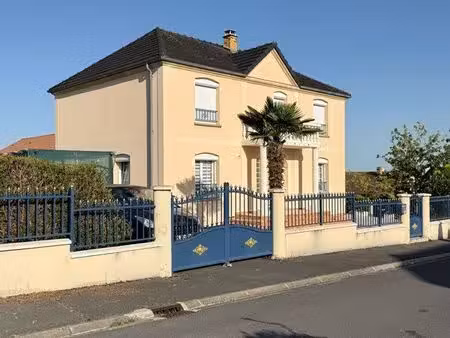 jolie maison dans quartier calme