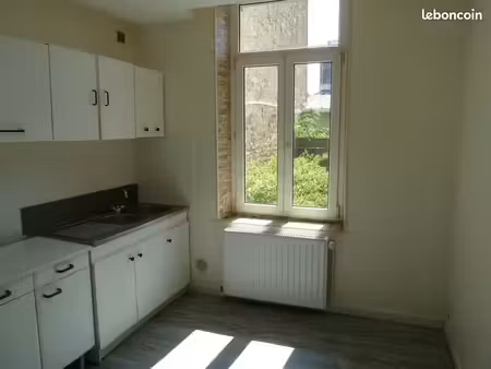 location f1 baccarat 32 m²