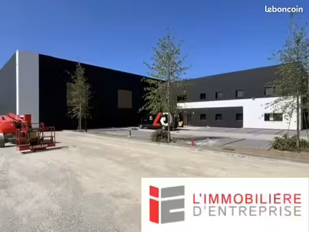 local d'activité 1 430 m²