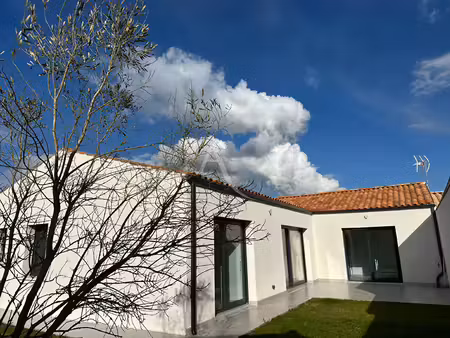 vente maison 5 pièces 122 m² rochefort (17300)