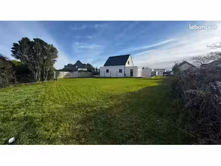 terrain constructible et viabilisé de 524 m2