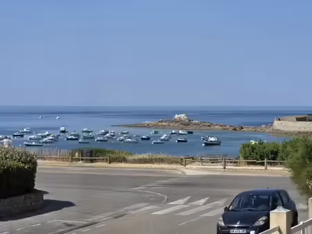 fort-bloqué (ploemeur ) vue mer beau triplex rénové à 2 pas de la plage