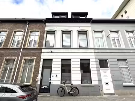 lichtrijk duplexappartement met terras op wandelafstand v...