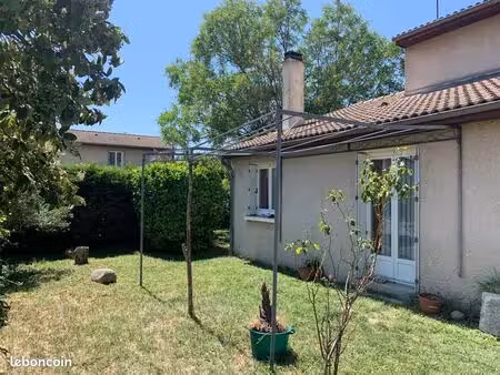 pavillon avec jardin