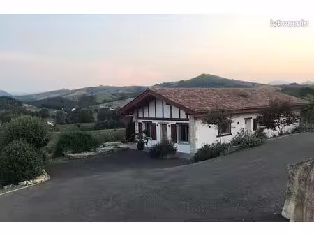 maison de plain-pied avec garage et grand jardin