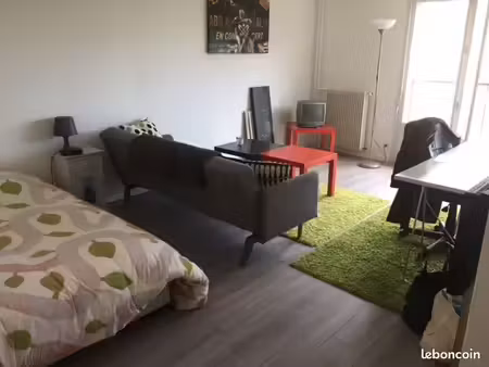 studio meublé rue barra 29 m² dispo 1er sept