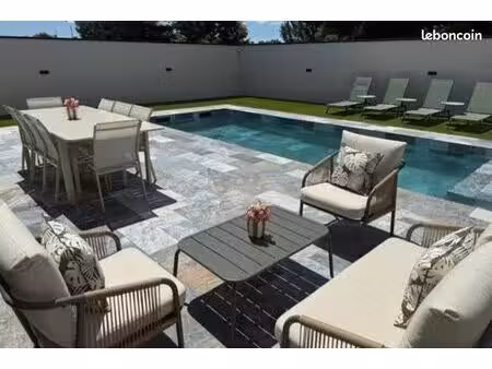 maison moderne entièrement meublée avec piscine privée