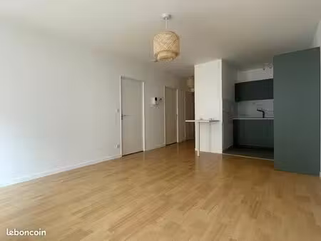 bel appartement t2 centre ville de clermont-ferrand avec cave et parking