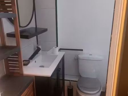 location studio meublé