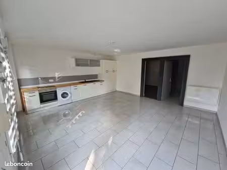 location appartement rdc 48m2 libre