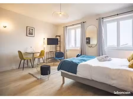 location studio meublé - entièrement rénové