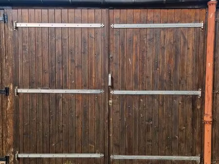 garage fermée dans cour fermée rue vulfran warmé