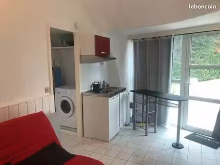 studio maisonnette meublé avec jardin terrasse et place de parking privative