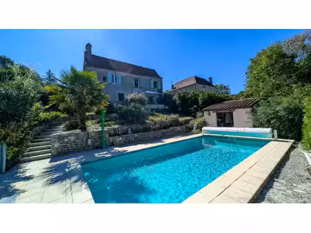 charmante maison en pierre avec piscine et belle vue sur la campagne