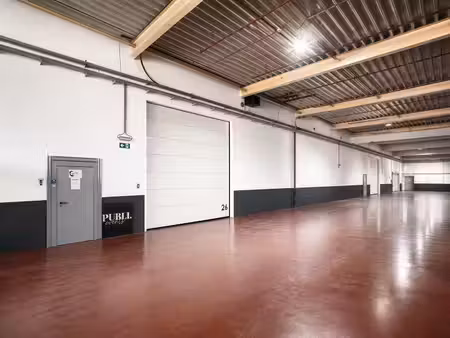 verhuurd magazijn te koop
