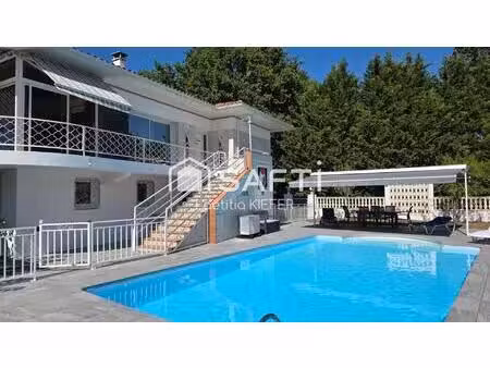 maison 250 m² - centre à pied - calme - piscine