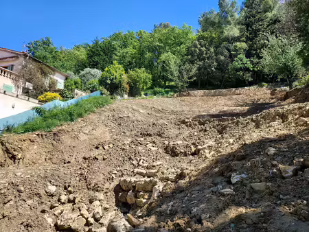 terrain vendu nu