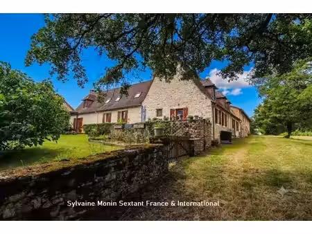 superbe domaine de caractère du xviiie siècle sur 4 hectares avec piscine  maison d'amis..