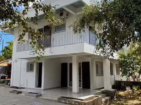 location villa 4 pièces 85 m² à la possession (97419)  1 511 €