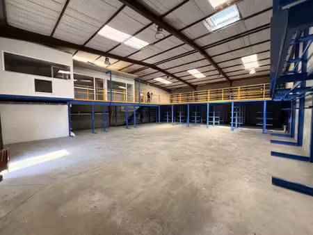 location local d’activités puget sur argens 83480 450m²