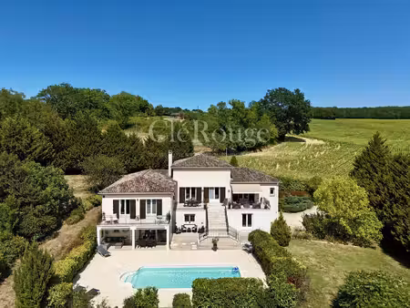 proche de tombebœuf – belle maison lumineuse de 3 chambres avec piscine dans un cadre...