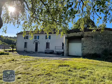 maison à louer 6 pièces 170 m² - coteaux-du-blanzacais (16) - 924€