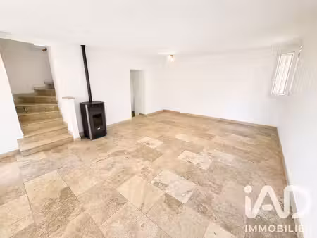 maison de village à pierrevert (04860)
