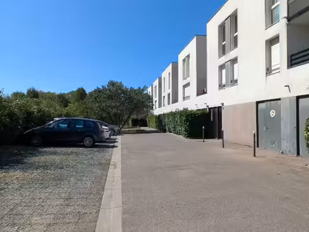 appartement meyzieu 3 pièce(s) 52 m2récent  garage double