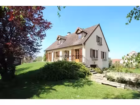 maison familiale de 151 m² sur sous-sol avec piscine et parc clos de 3 051 m²