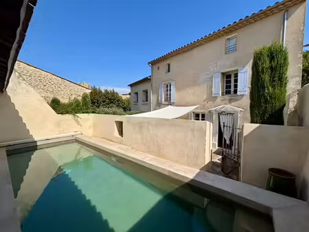 maison ancienne rénovée avec jardin et piscine