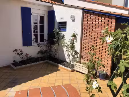 location meublée maison 3 pièces 45 m² à les sables-d'olonne (85100)  890 €