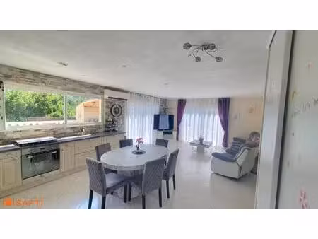 rians - maison à fort potentiel avec dépendance habitable  à découvrir sans tarder !