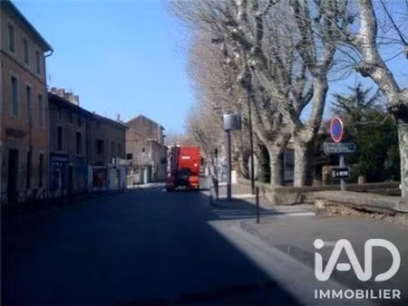 murs commerciaux à orange (84100)