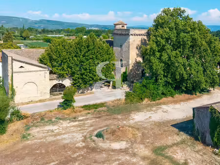 tour médiévale du xii? siècle – propriété historique d'