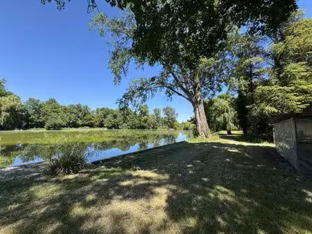 eco lieu pour agrotourisme bar  restaurant sur 6 hectares environ