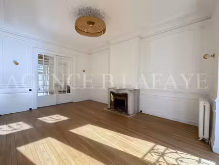 location maison 10 pièces 366.45 m² à bordeaux (33000)  3 700 €