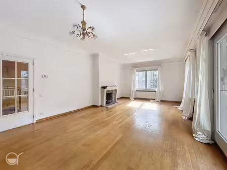 appartement te huur in sint-denijs-westrem met 3 slaapkamers