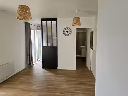 studio a louer rez de chausse
