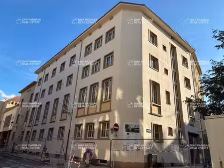 location bureaux 134 m² à 693 m²
