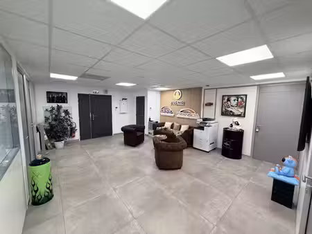 location bureaux fréjus 83600 154m²